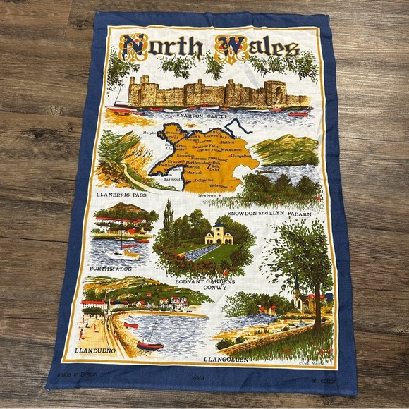 North Wales Illustrated Cotton Bath Towel - Picture 1 of 4